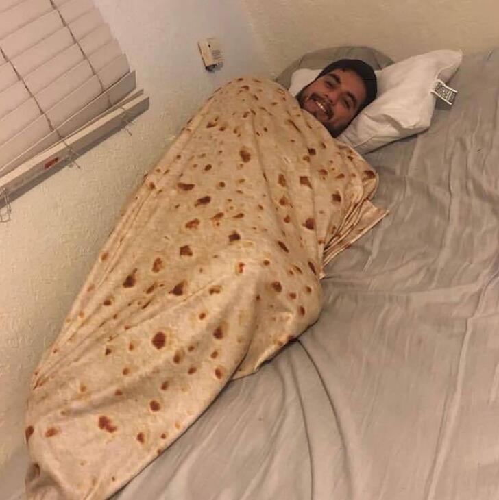 Super Soft Warm Flannel Burrito Blankets 280Gsm Round Shape Airplane Travel Throw Coral Fleece Tortilla Nap Wrap Blankets 5