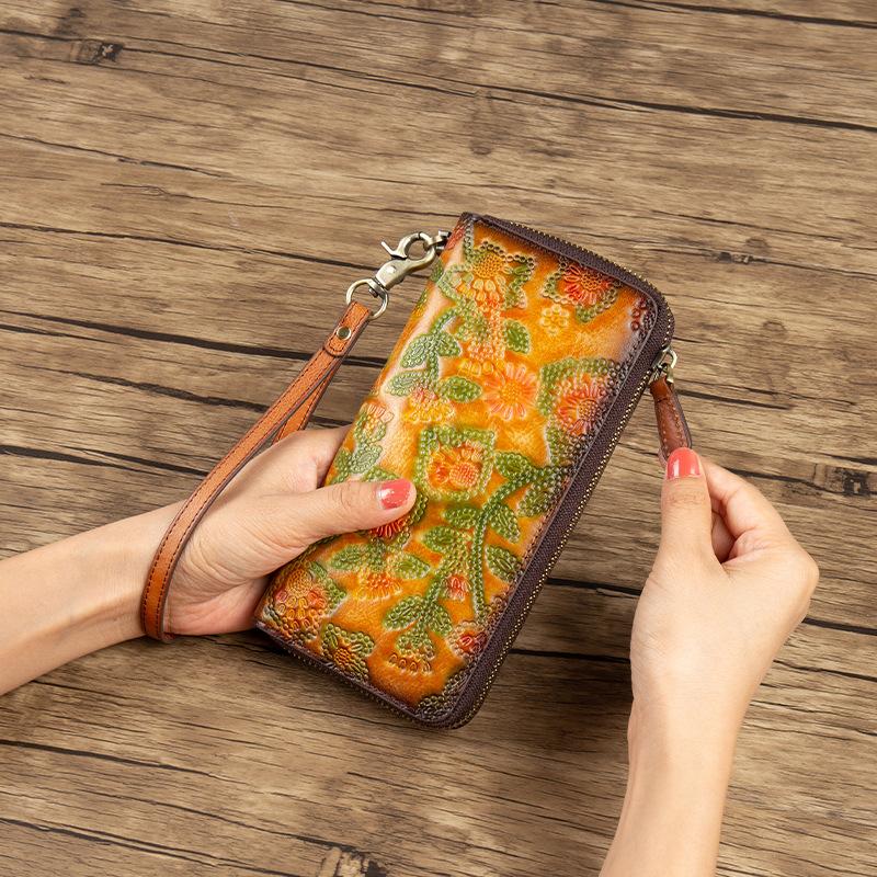 Womens Embossed Distressed Large-Capacity Vintage Wallet 3