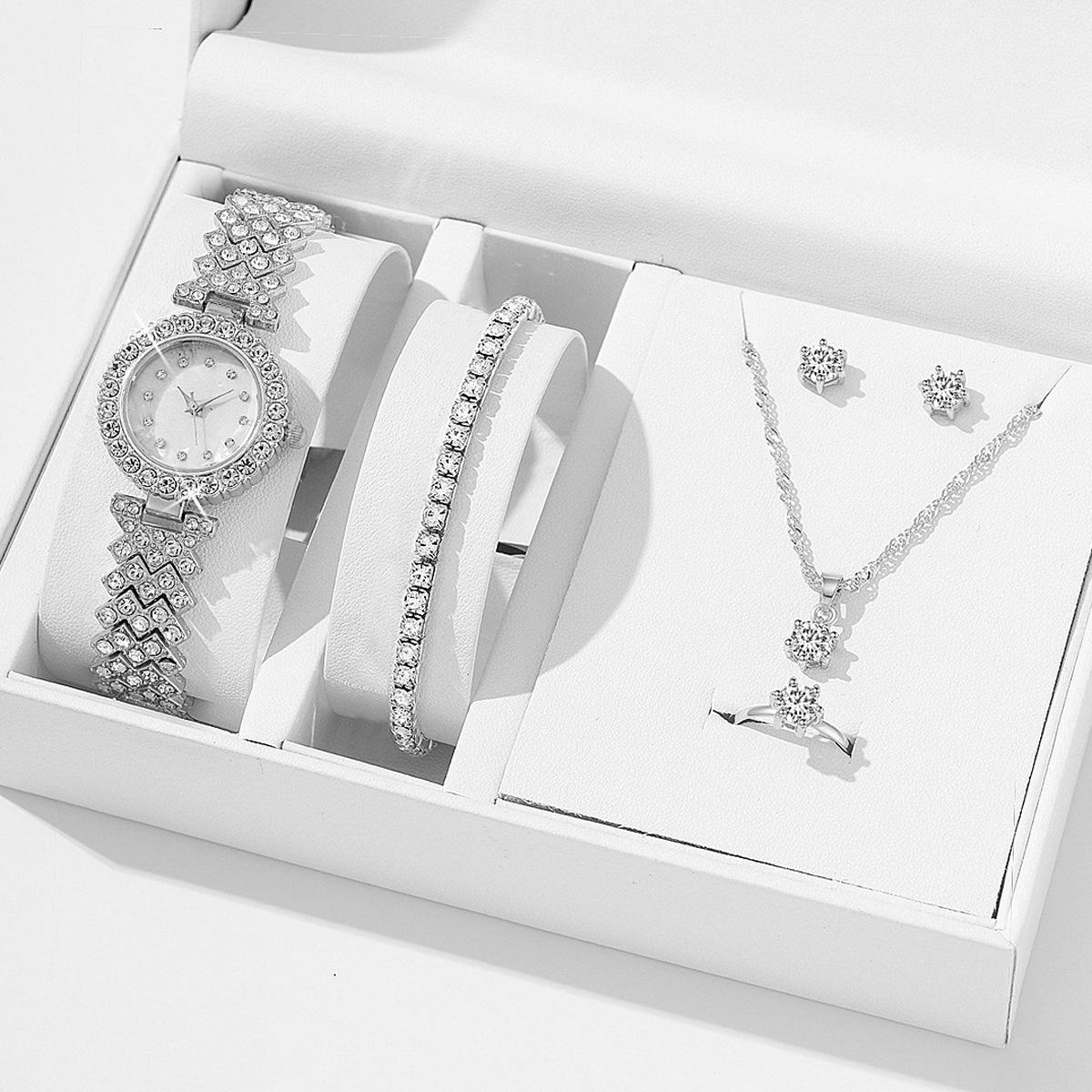 Diamond Women Watches Luxury Fashion Rhinestone Quartz Bracelet Wrist Watch For Women 8