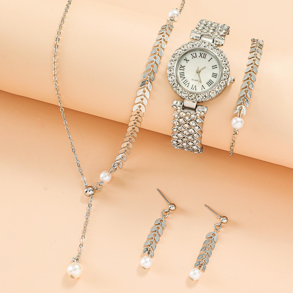 Diamond Women Watches Luxury Fashion Rhinestone Quartz Bracelet Wrist Watch For Women 4