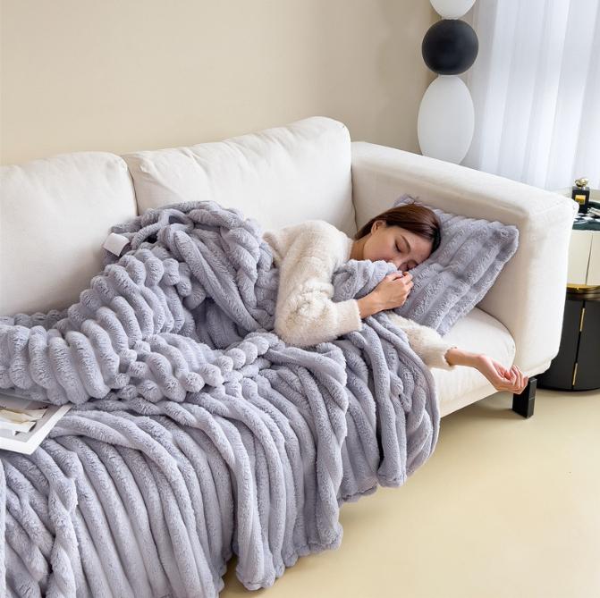 Soft Wind Bubble Velvet Blanket Warm Solid Rabbit Fur Blankets Double-sided Thickening Cover Throw Warm Fur Blanket 5
