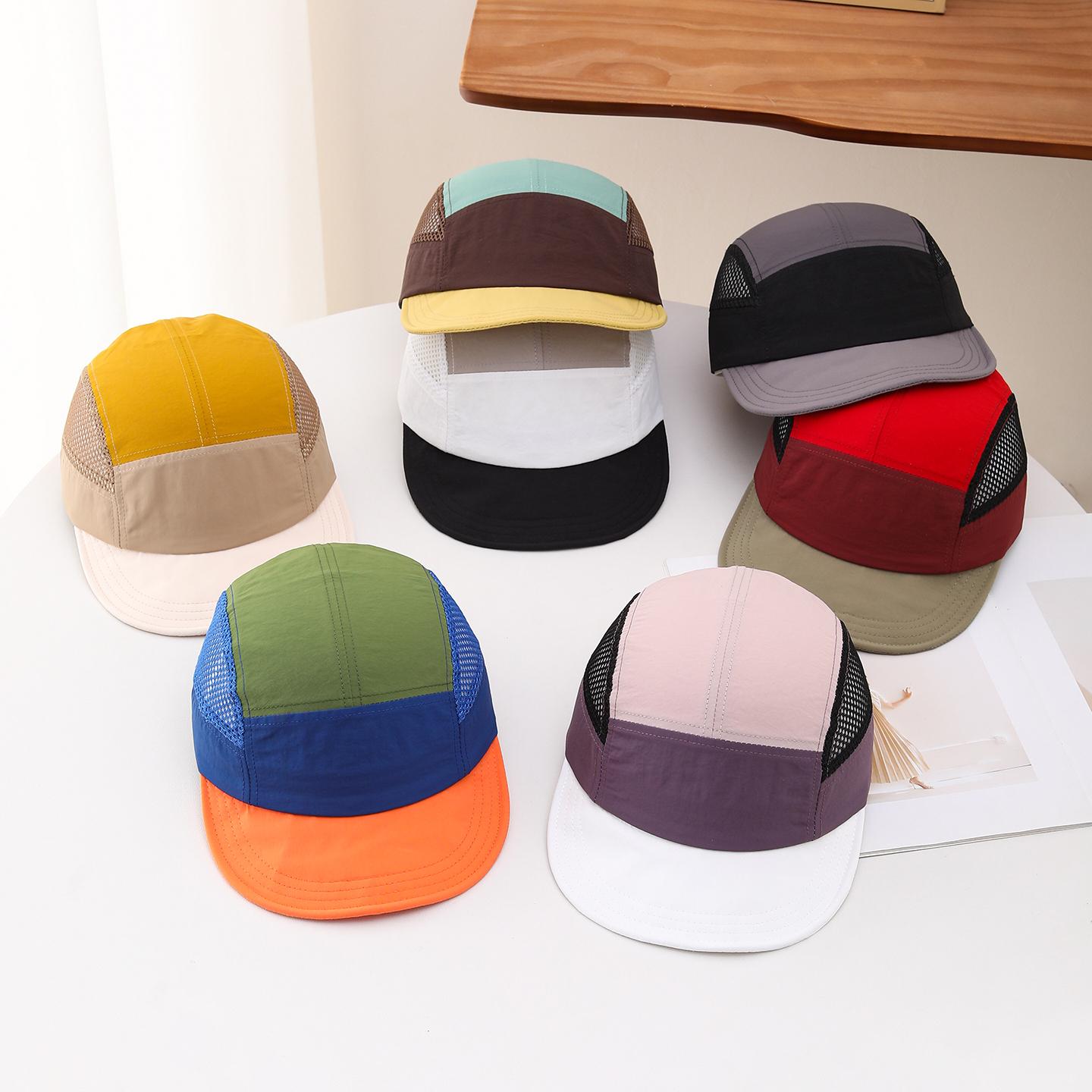 Multi-color Stitched Mesh Fabric, Lightweight And Breathable, Simple And Casual Style. This Baseball Cap With A Flat Brim Is Suitable For Sports, Travel And Daily Use.