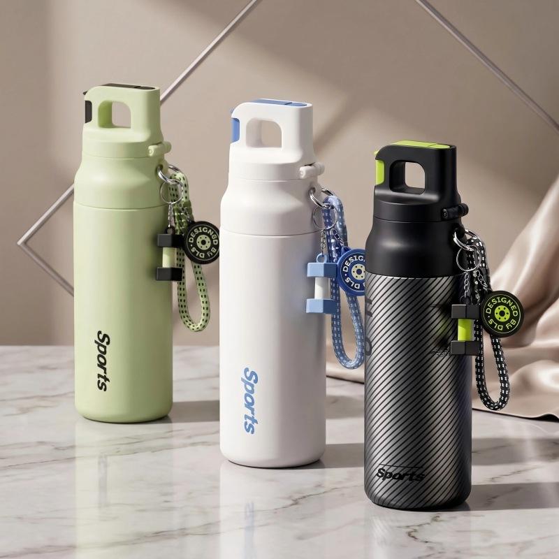 One-click Quick Opening For A Summer Cooling Sports Water Bottle
