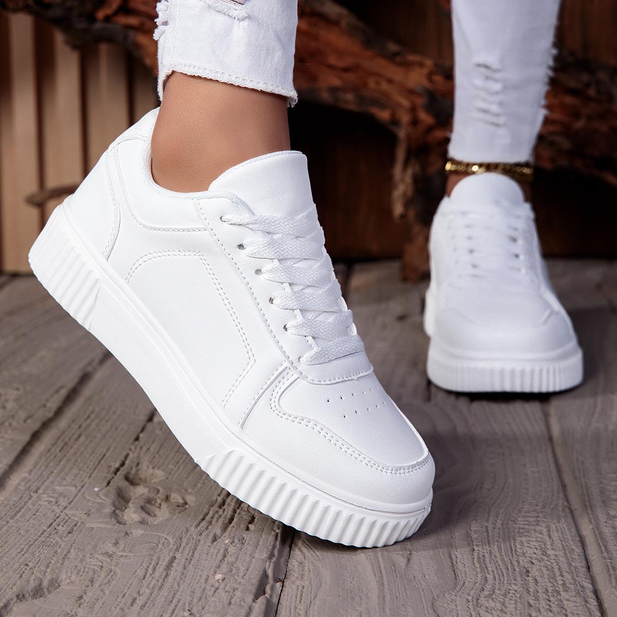 Comfortable Unisex Athletic And Casual Shoes For Men And Women